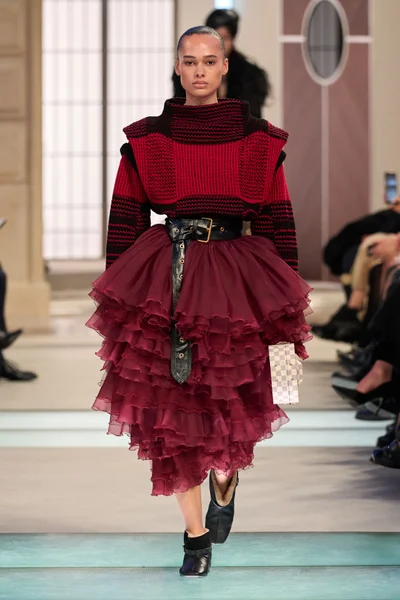 Look 11